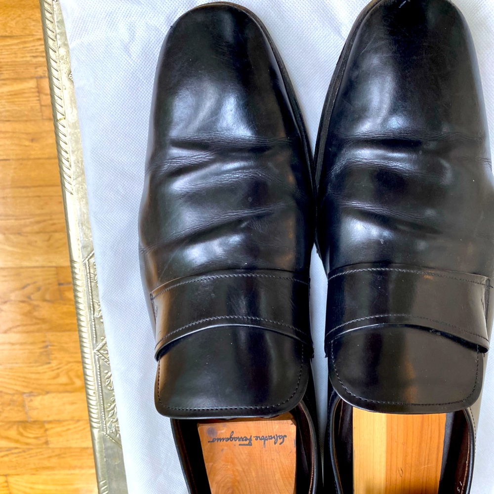 Ferragamo loafers in high grain black leather. Size 13
